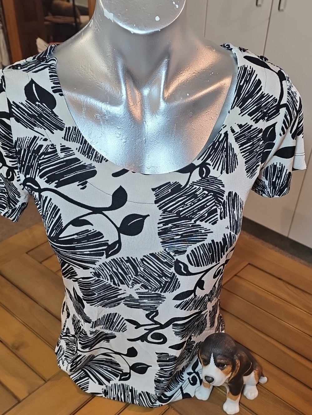 Chico's Black & White Scoop Neck Short Sleeve Top
